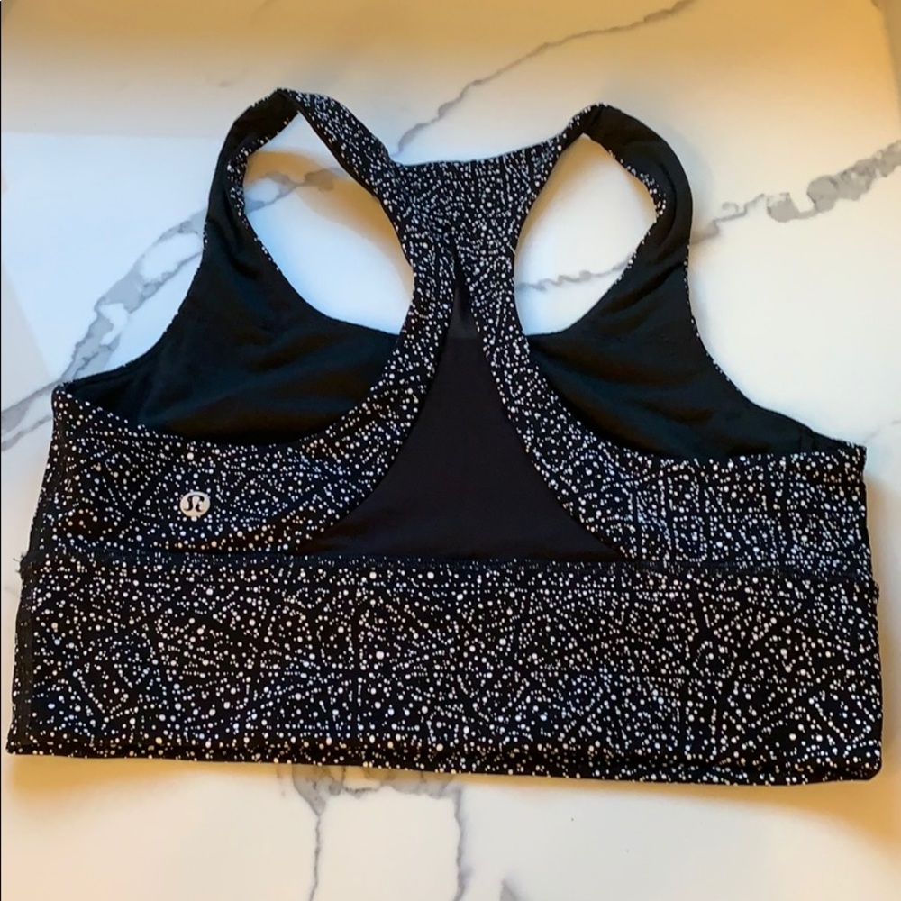 Lululemon black and white sports bra